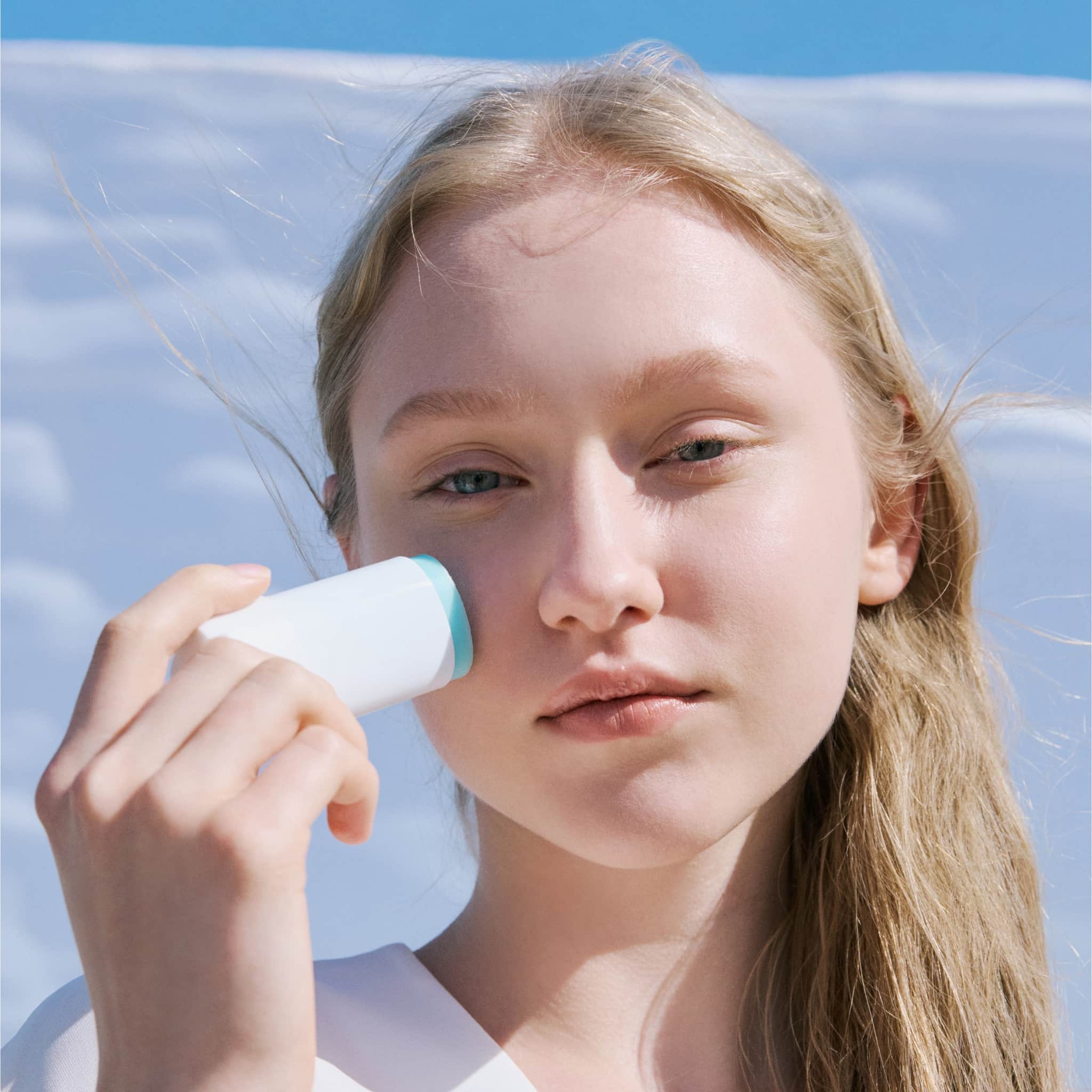 SKIN 1004 Madagascar Centella Hyalu-Cica Silky-Fit Sun Stick SPF50+ PA++++ - Image 3